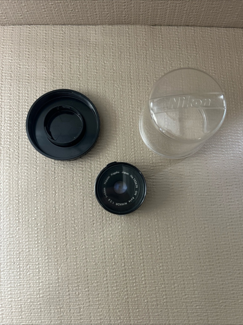 Nikon 28mm Prime Lens in Black with Clear Case